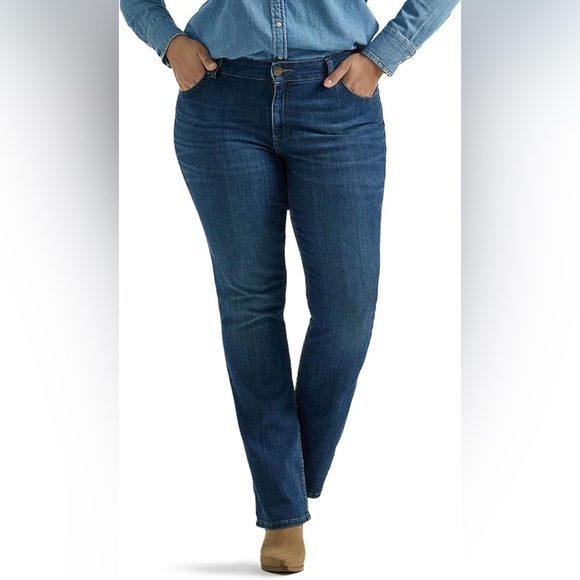 Lee Women's Plus Size Legendary Mid Rise Bootcut Jean NWT Size 26W Medium - Picture 1 of 16